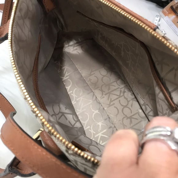 Calvin Klein NWT Logo Monogram Purse Multi-Strap - Picture 3 of 8